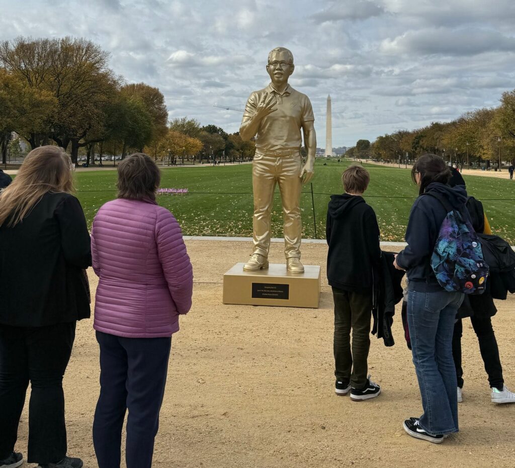 Golden Statue Memecoin